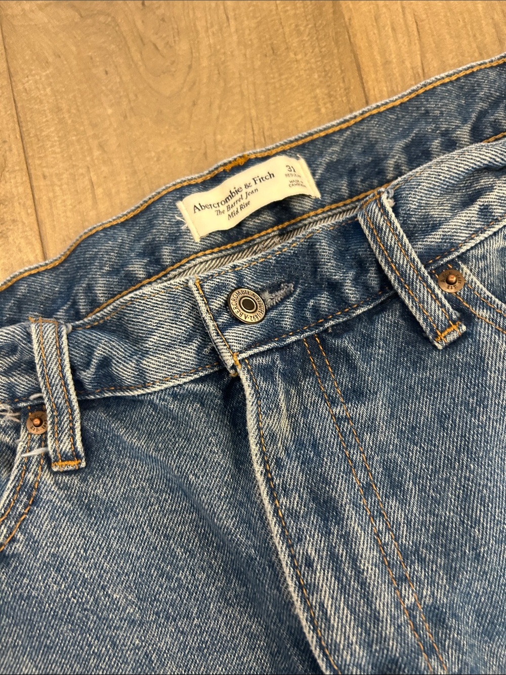 Abercrombie Mid Rise Barrel jeans - Picture 3 of 4